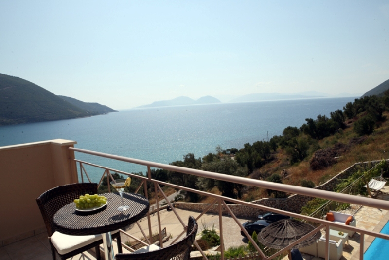 Irini Villas Up to 8 guests in the villa - Image 2