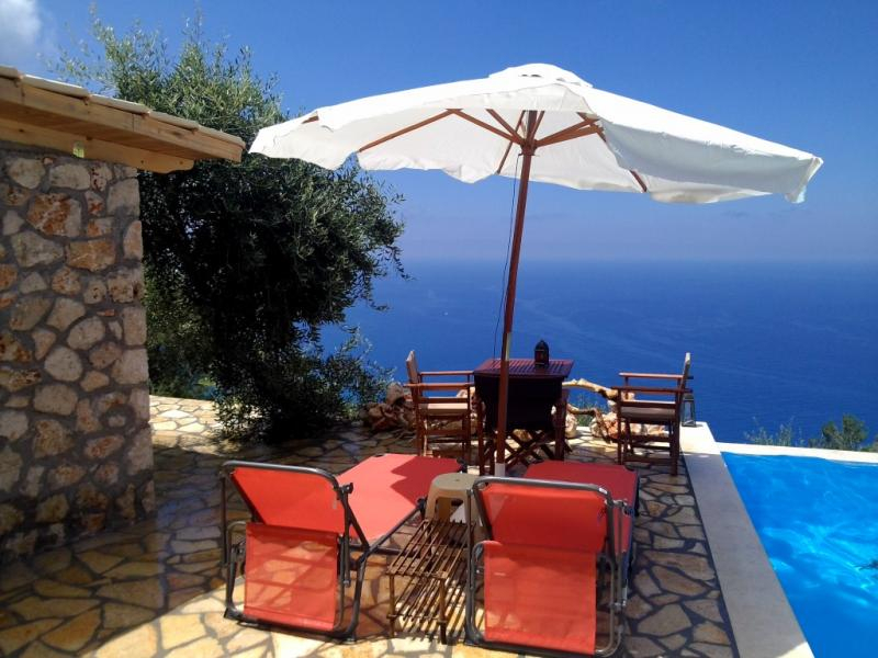 Nikos Studio Up to 5 guests in the studio