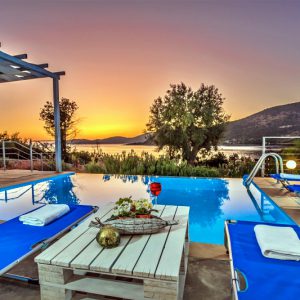 ZIDANOS- Sea front villa up to 8 guests