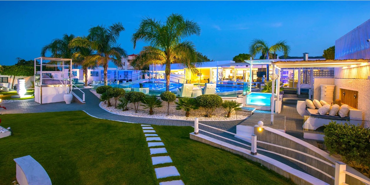 Luxury W Villas בכרתים עד 10 אורחים