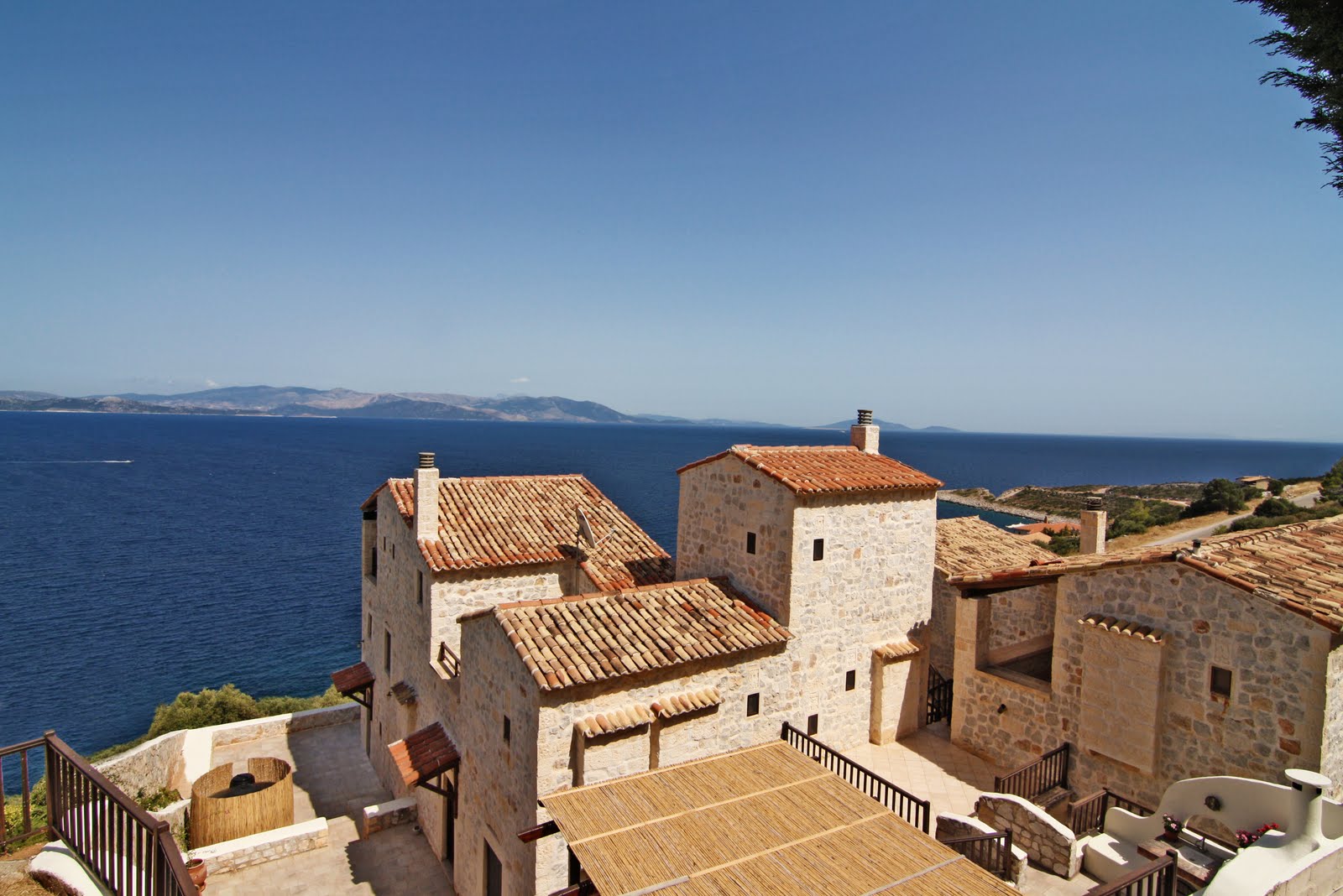 Castle Stone Villa - כשעה מאתונה עד 18 אנשים – תמונה 3