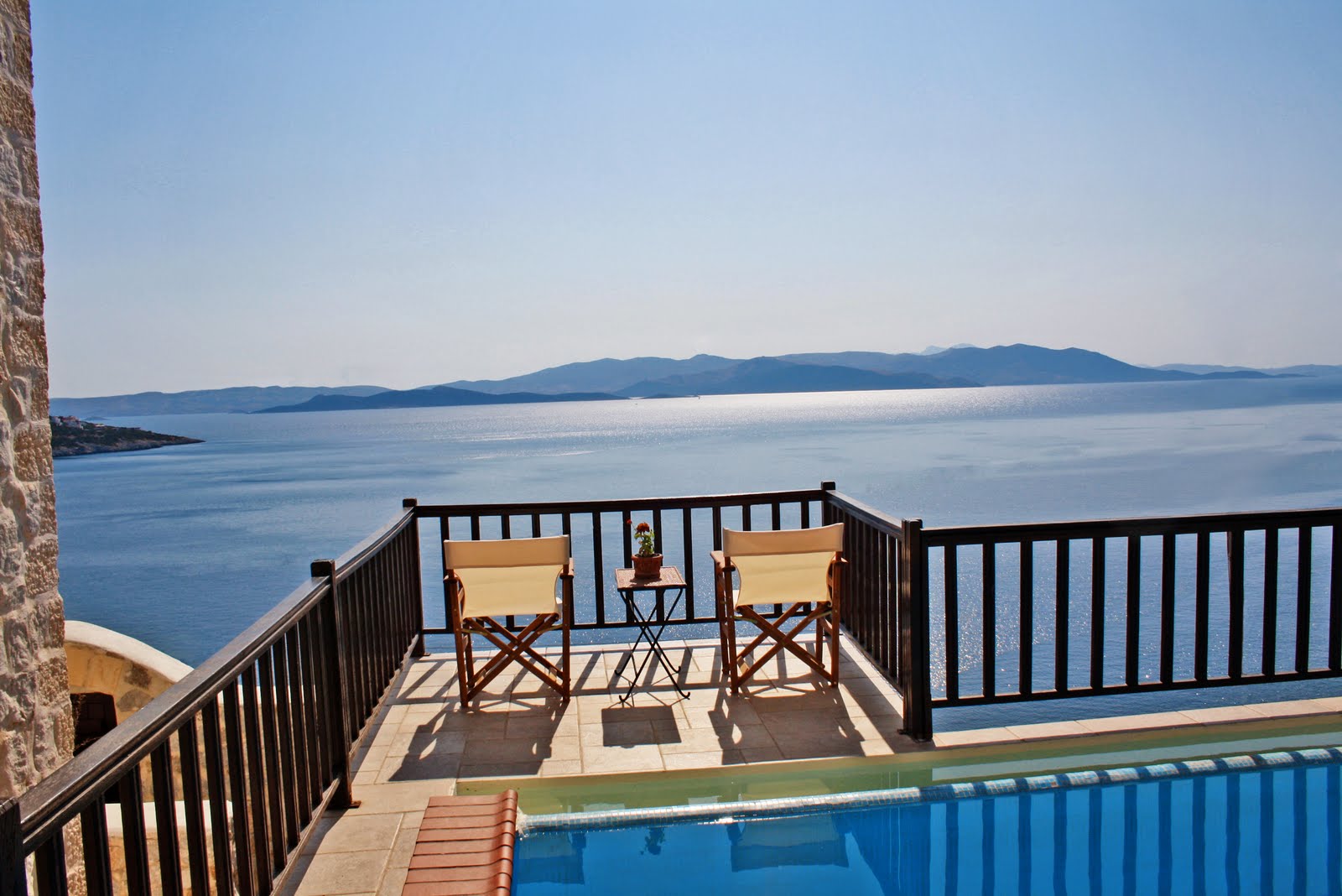 Castle Stone Villa - כשעה מאתונה עד 18 אנשים – תמונה 2