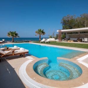 Nissos Beach Villa כרתים עד 12 אורחים