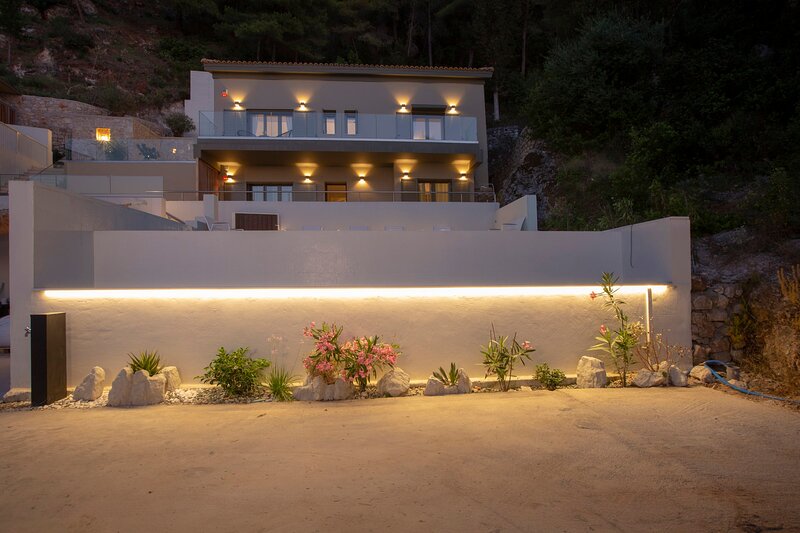 Villa WH Ionian עד 9 אורחים – תמונה 3