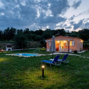 SPARTIA VILLAS 4 אורחים